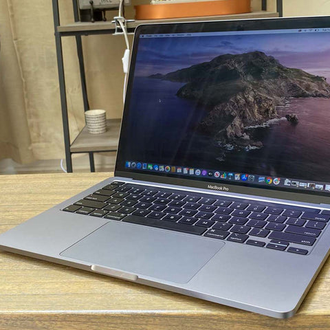 Apple MacBook Pro 2019 – Touch Bar – Core i7 – 256GB SSD – 16GB Ram – 15 inch