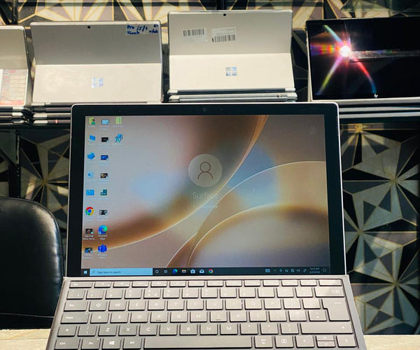 Microsoft Surface Pro 5 Core i5 7th Gen 16GB 256GB SSD Touch 2-in-1