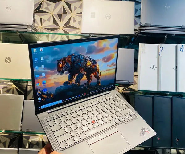 Lenovo ThinkPad X1 Carbon Gen 9 | Intel Core i7-1165G7 | 16GB RAM | 256GB NVMe SSD | 14" Full HD IPS Display