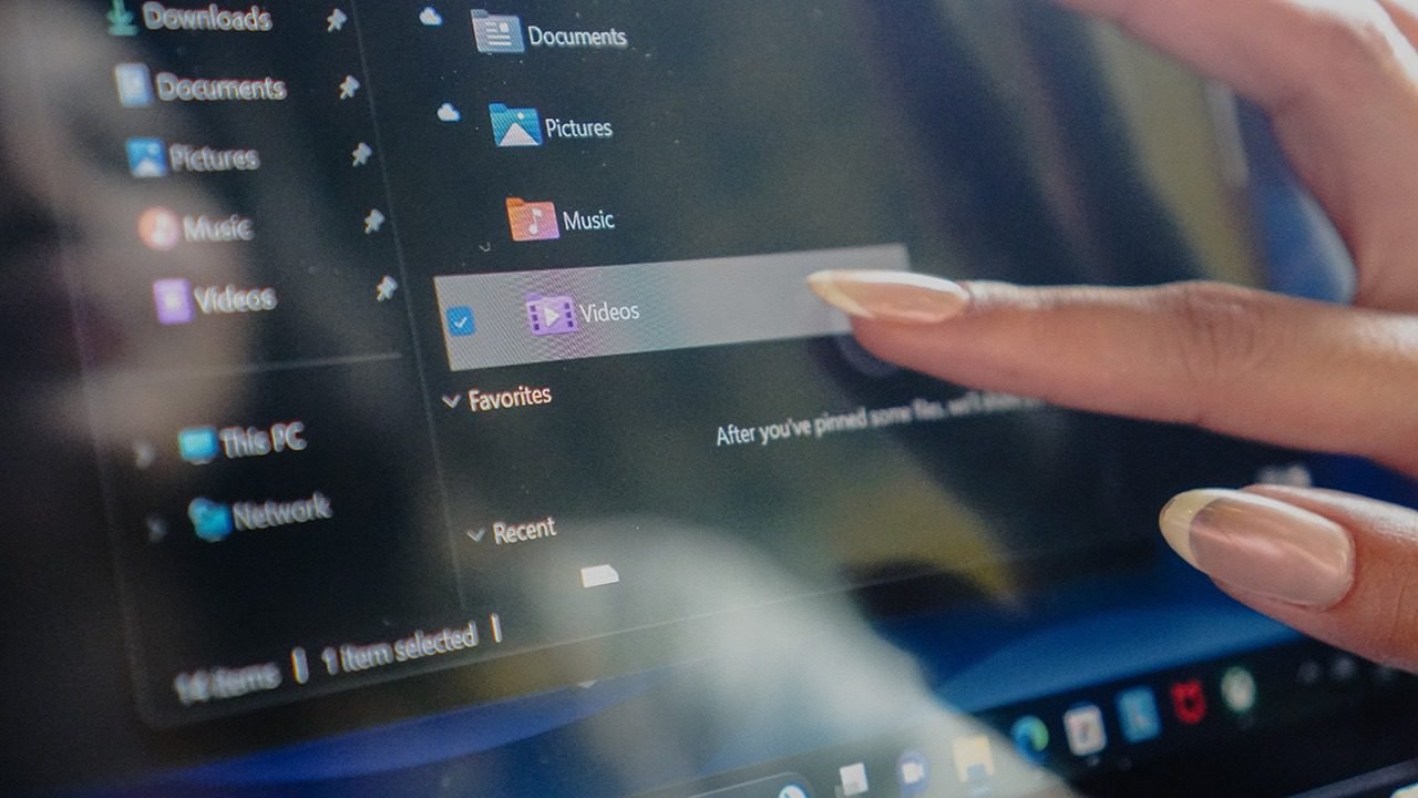 imgi_67_gadgetmatch-20230707-lenovo-yoga-7i-9